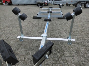 Nieuw: Trailerbok model 750