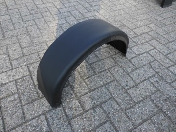 Zwarte enkel kunststof spatbord (groot)